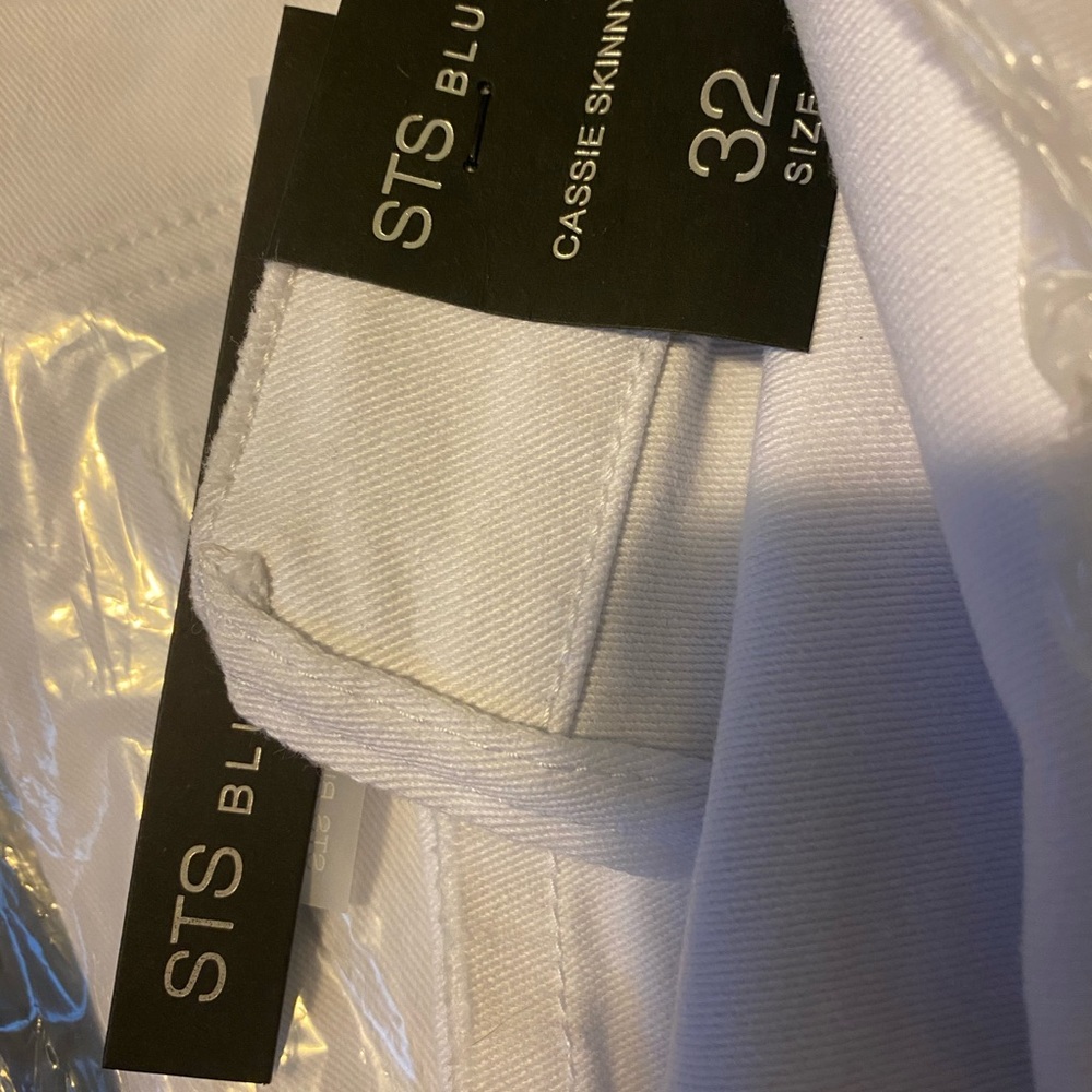 🚨 Sale NWT STS Blue White Distressed Jeans - Picture 6 of 6